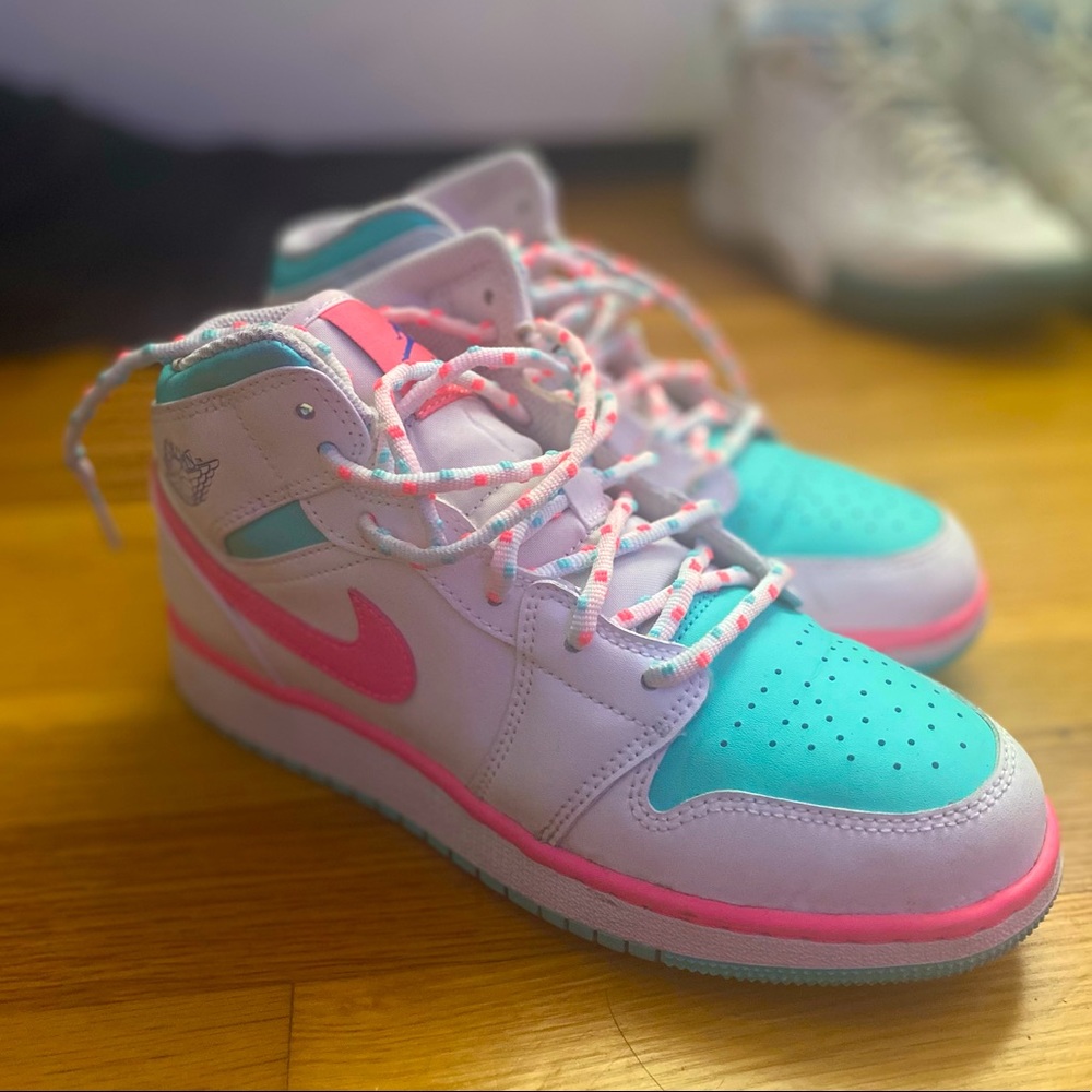 Nike Jordan 1 Mid ‘Digital Pink’